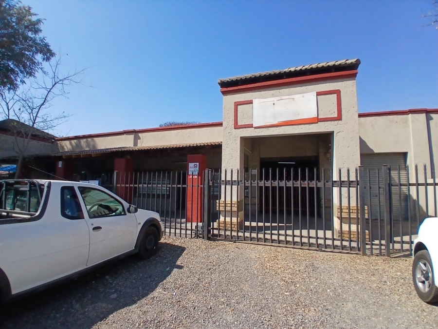 To Let Commercial Property for Rent in Oos Einde North West